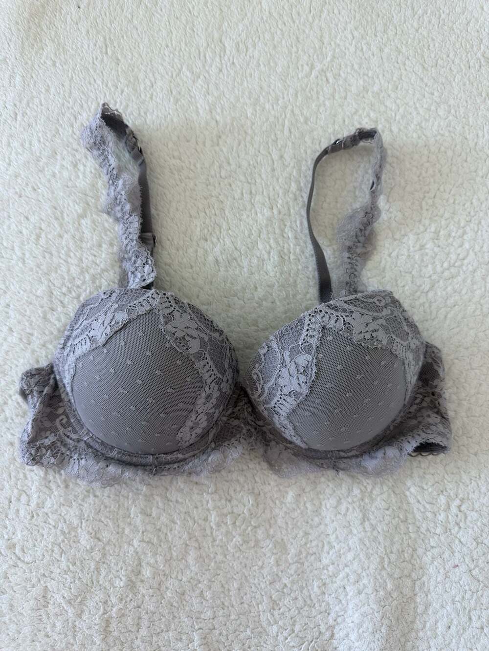 Victoria’s Secret Dream Angels Lace Demi Bra 32C / C70 Gray